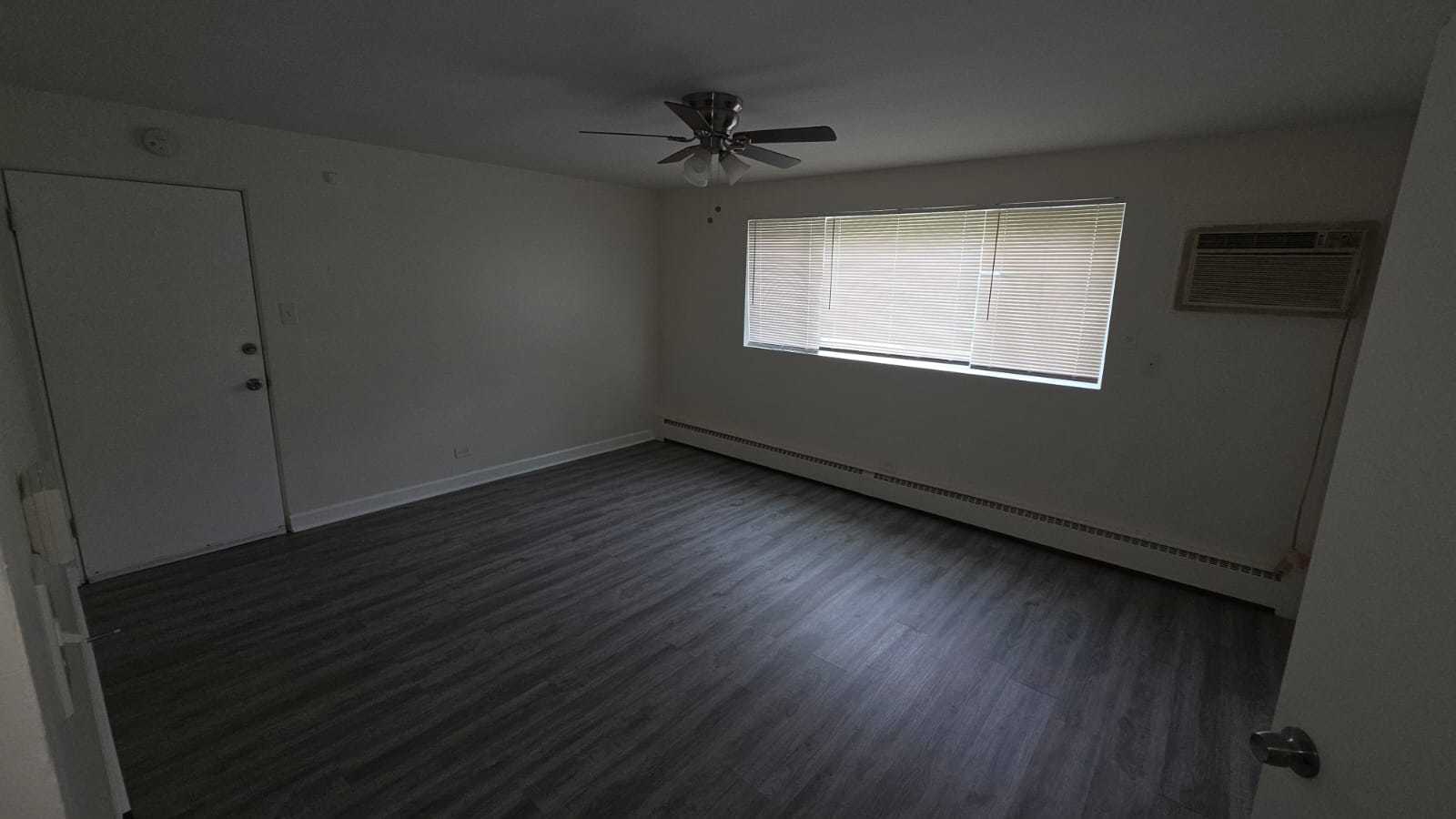 14605 Des Plaines Street 1e Property Photo 2