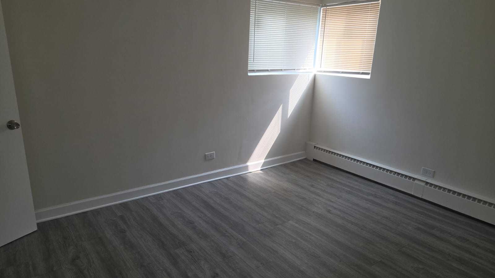 14605 Des Plaines Street 1e Property Photo 4