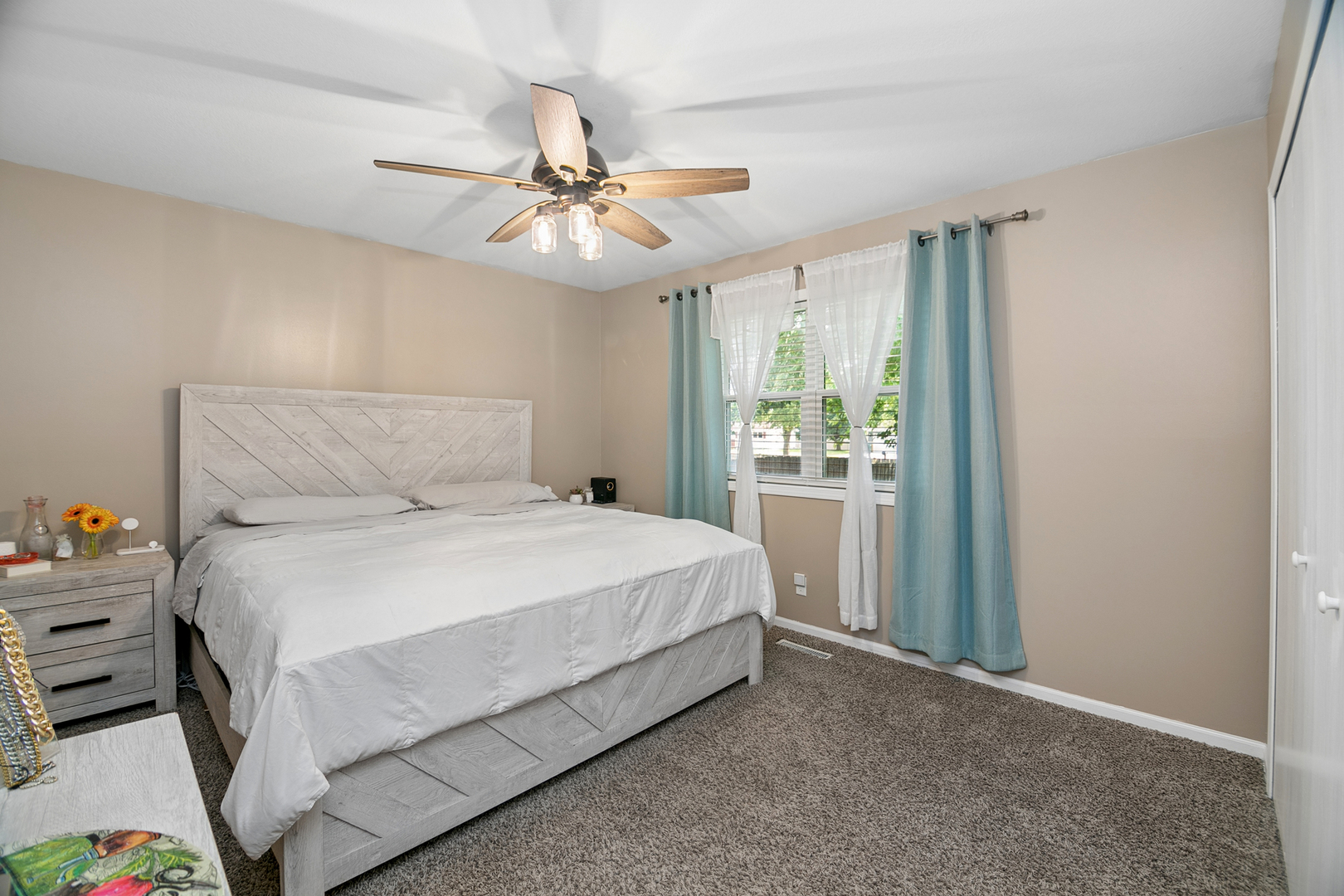 1550 Girard Avenue Property Photo 12