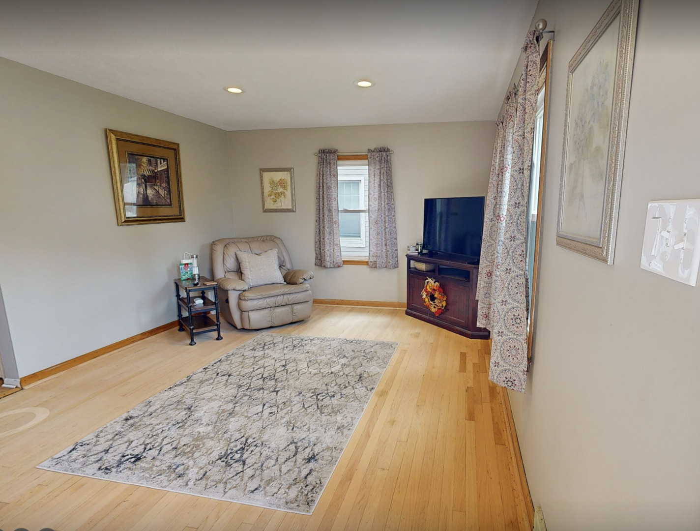 10749 S Kedzie Avenue Property Photo 2