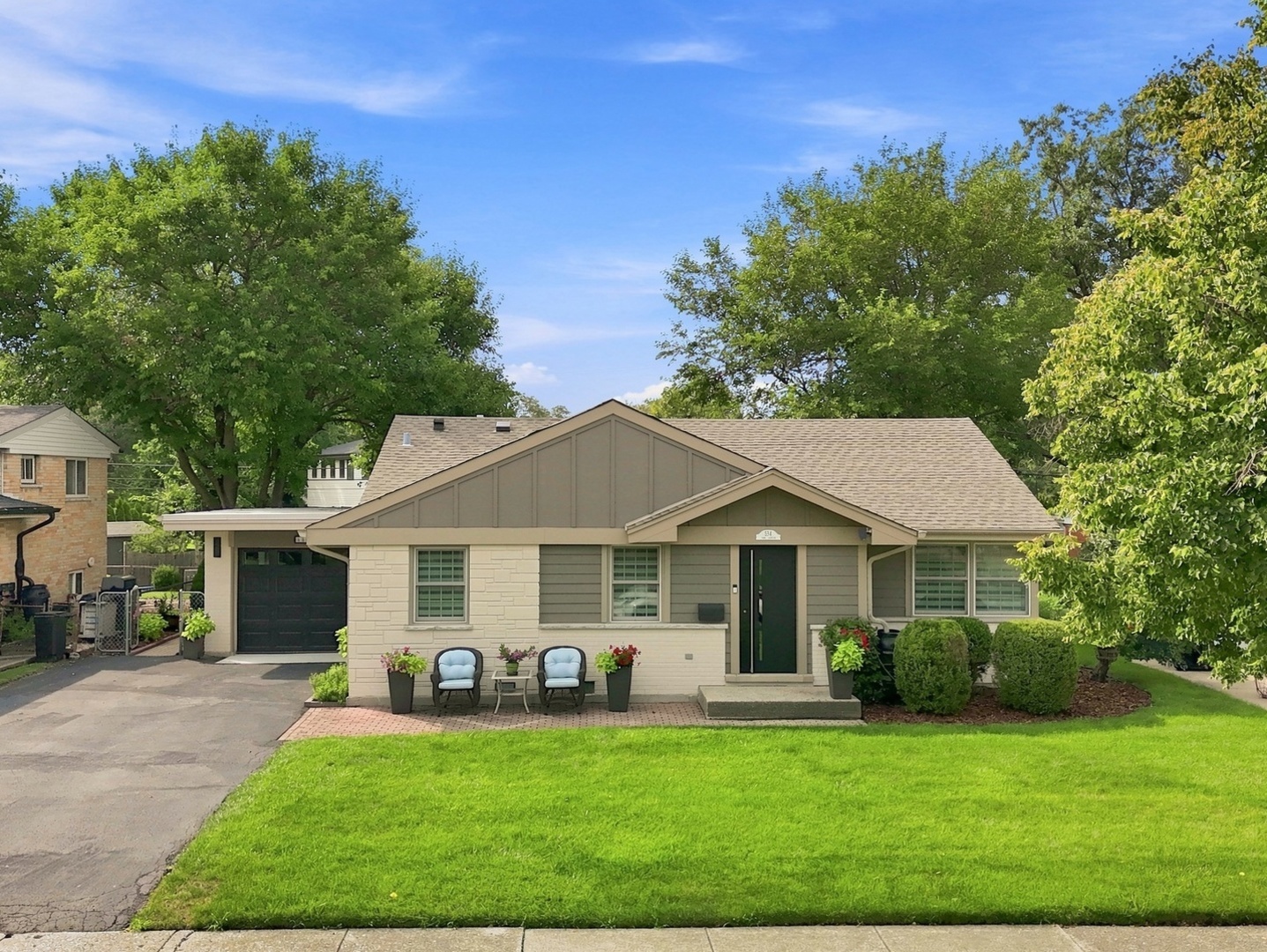 534 E Park Avenue Property Photo 1