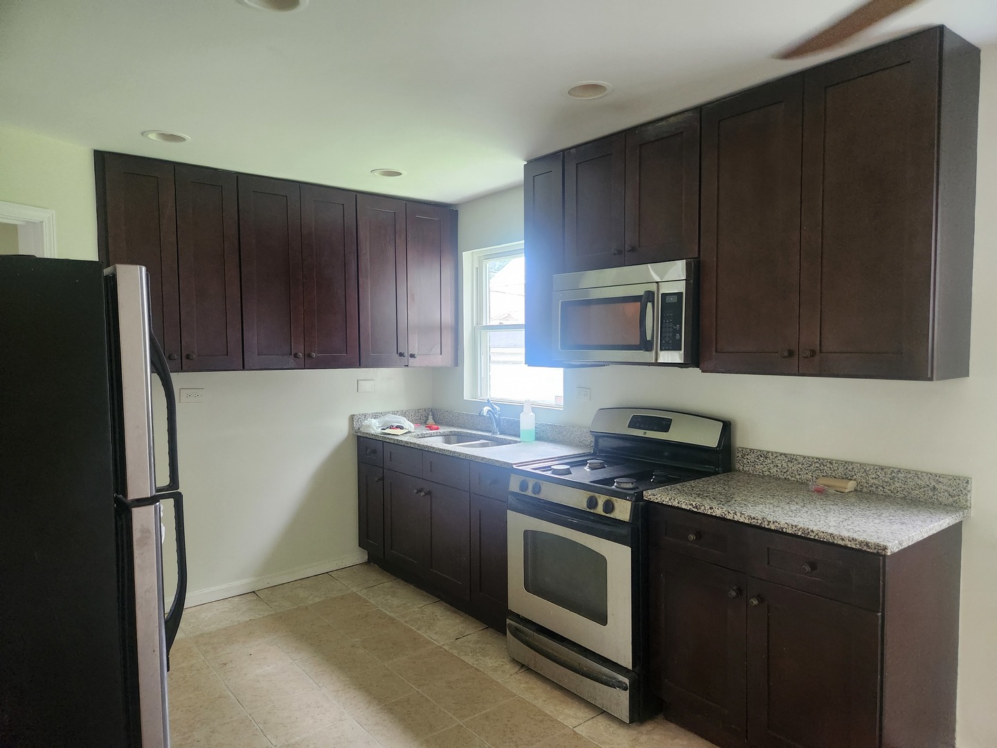 2510 E 96th Street Property Photo 4