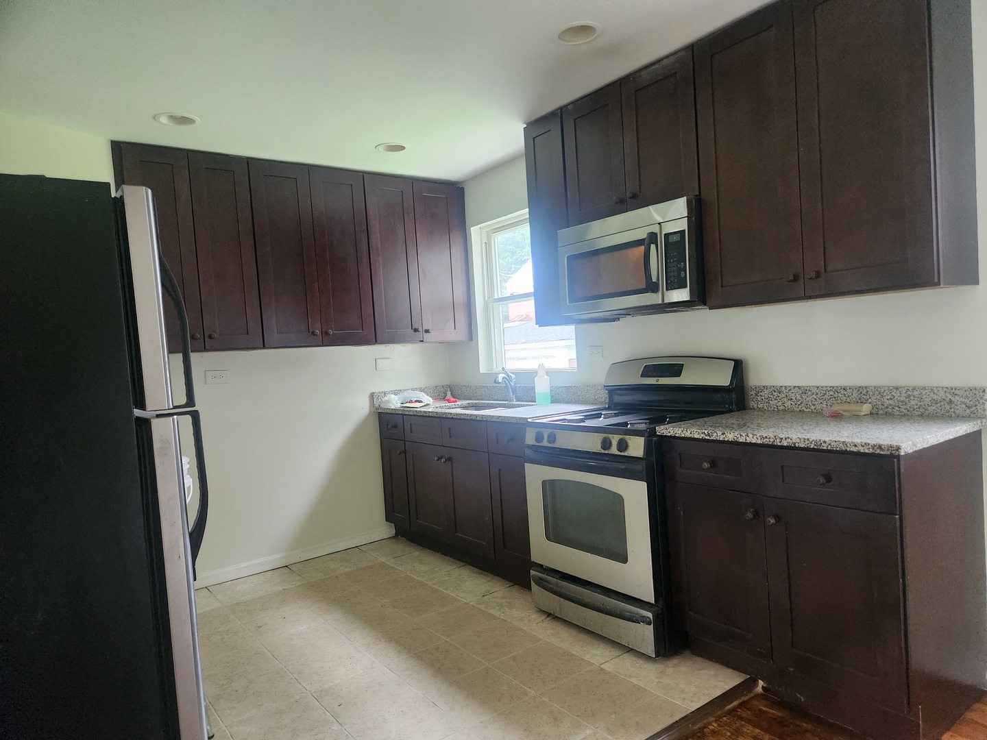 2510 E 96th Street Property Photo 5