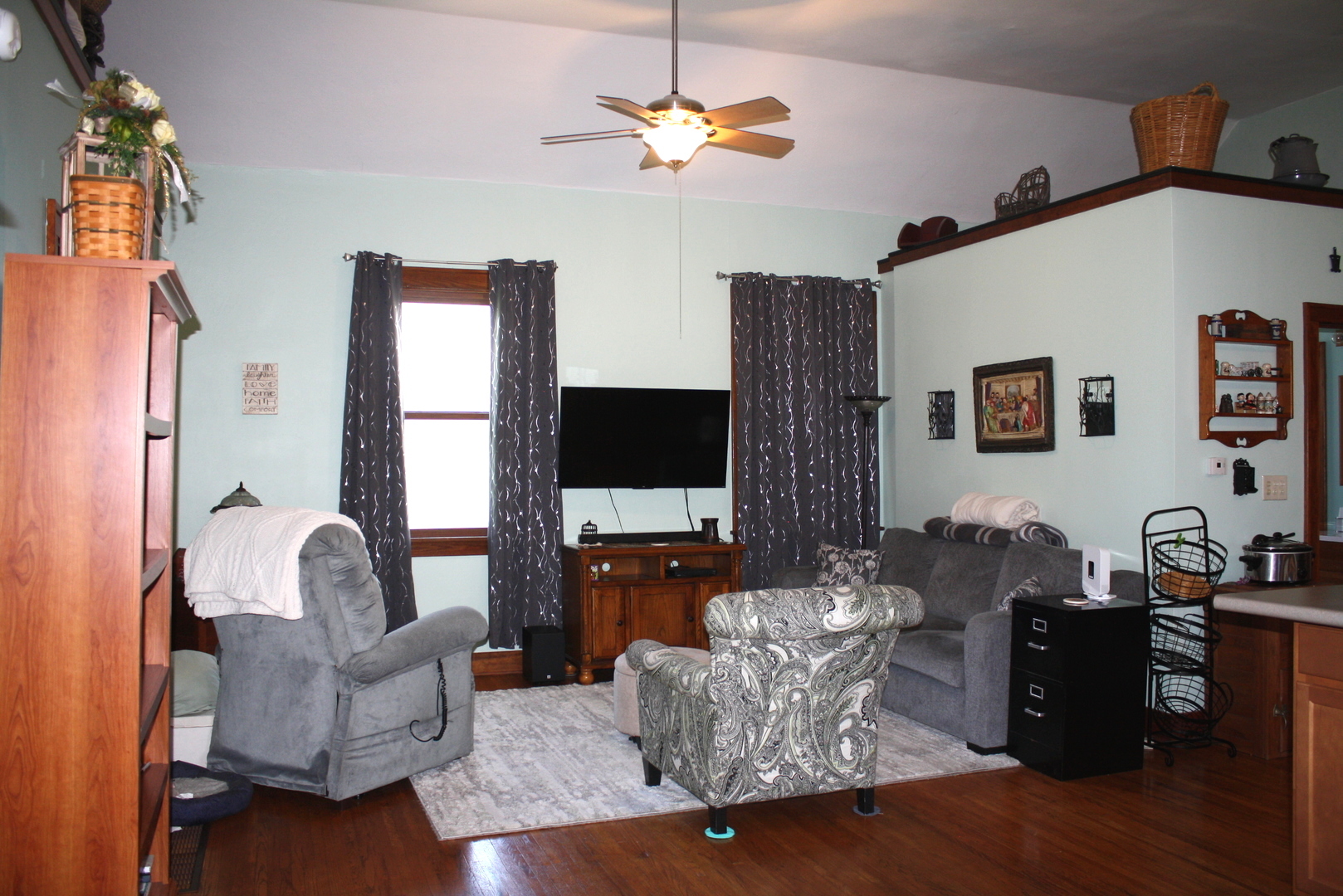221 W Morgan Street Property Photo 7