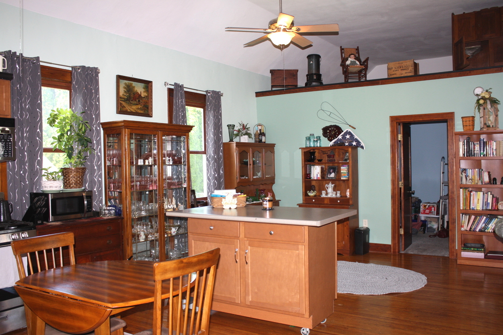 221 W Morgan Street Property Photo 9
