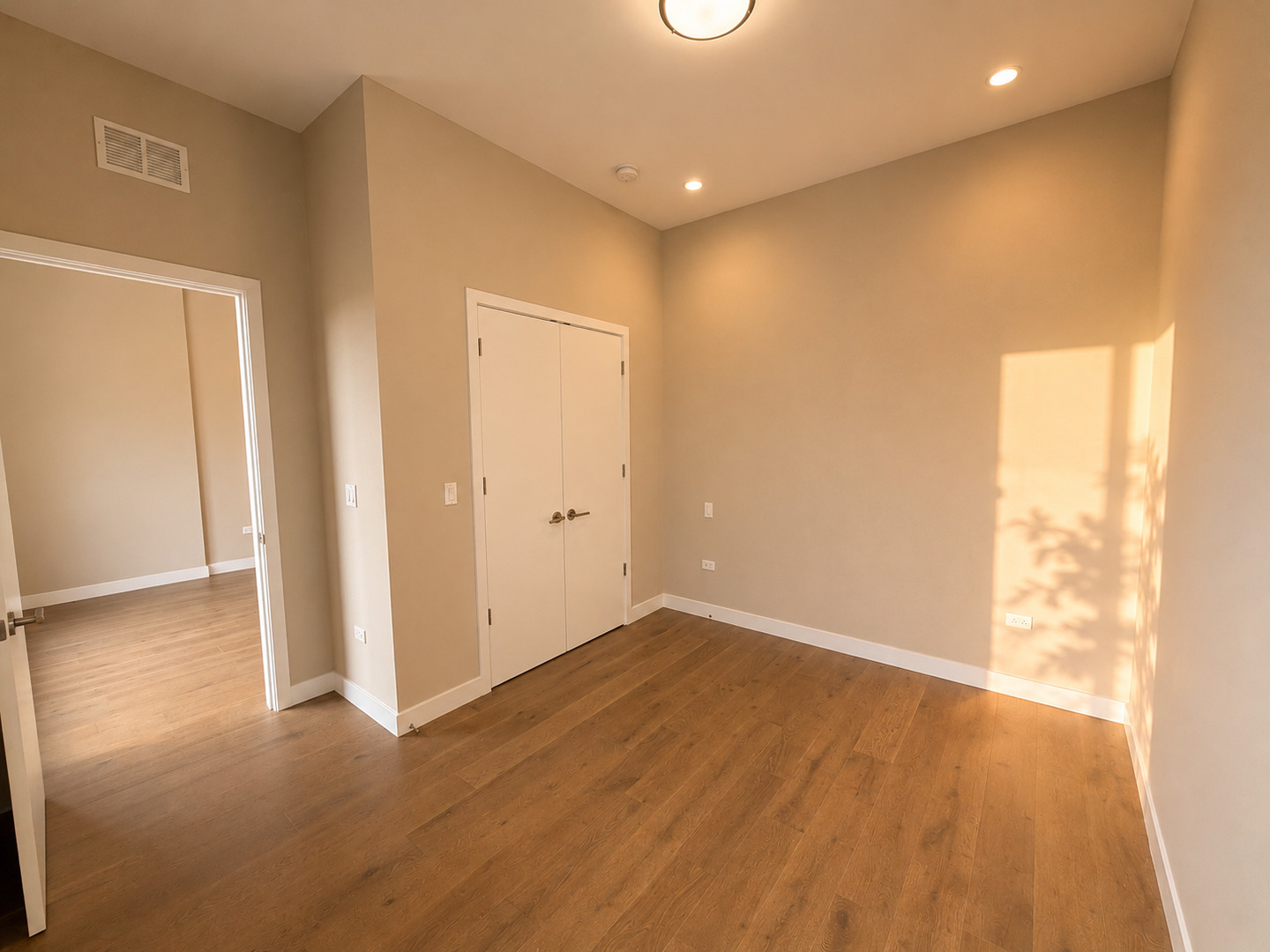 3757 N Sheffield Avenue 408 Property Photo 13
