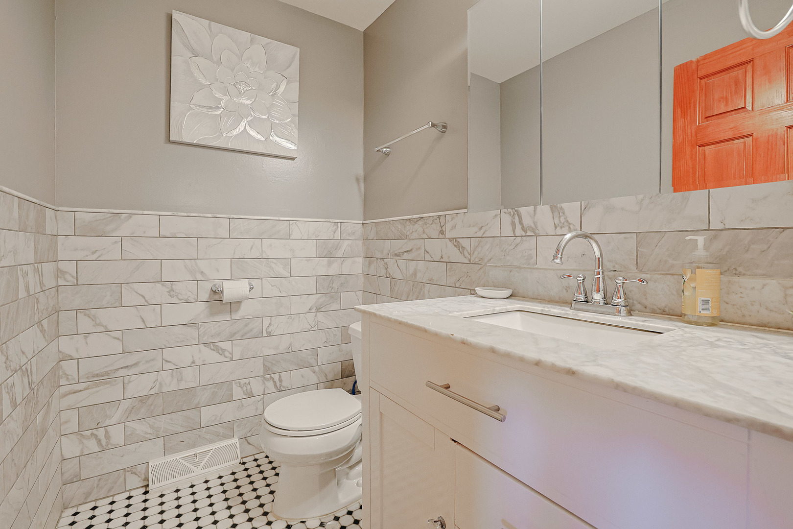 9389 Hamlin Avenue Property Photo 5