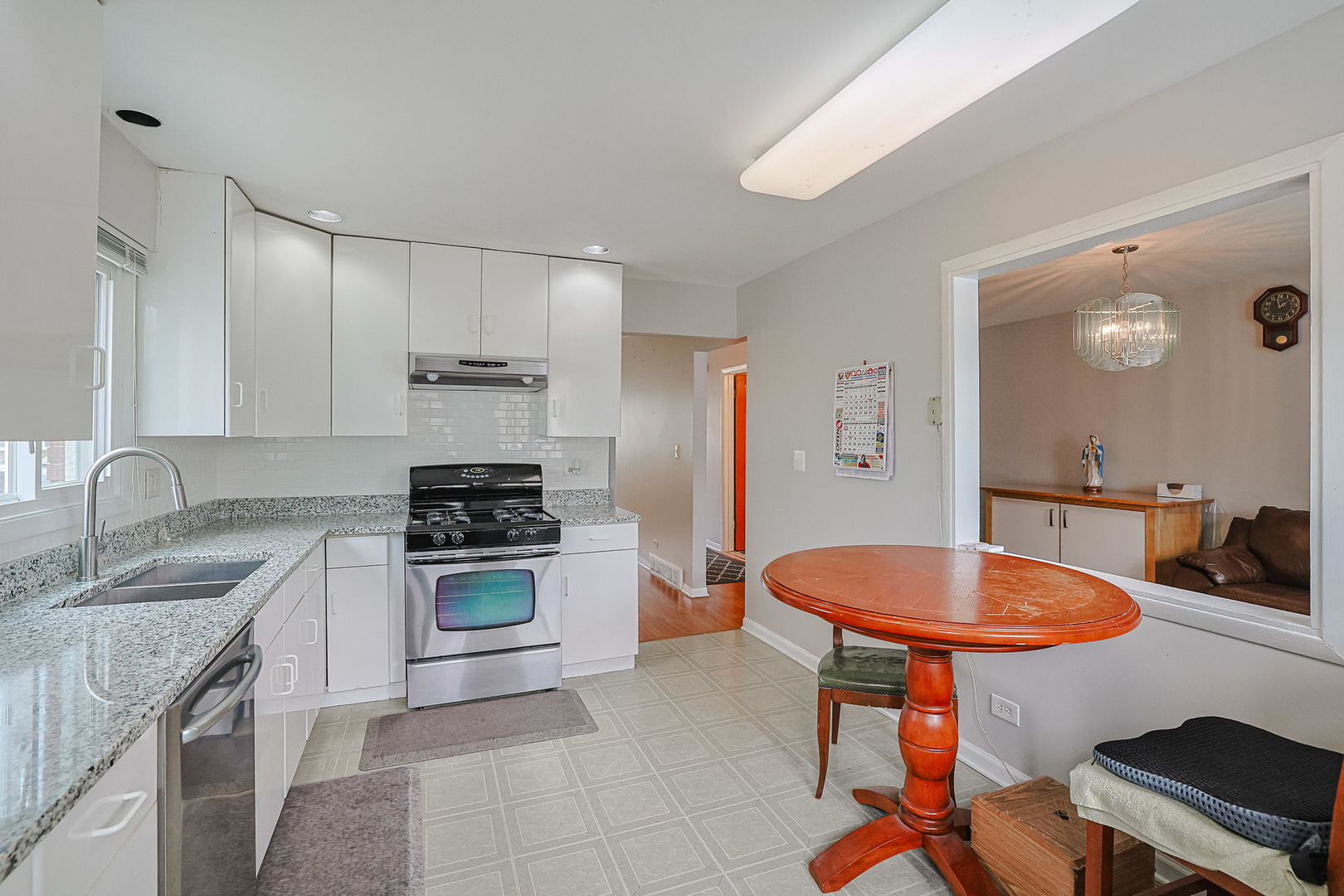 9389 Hamlin Avenue Property Photo 7
