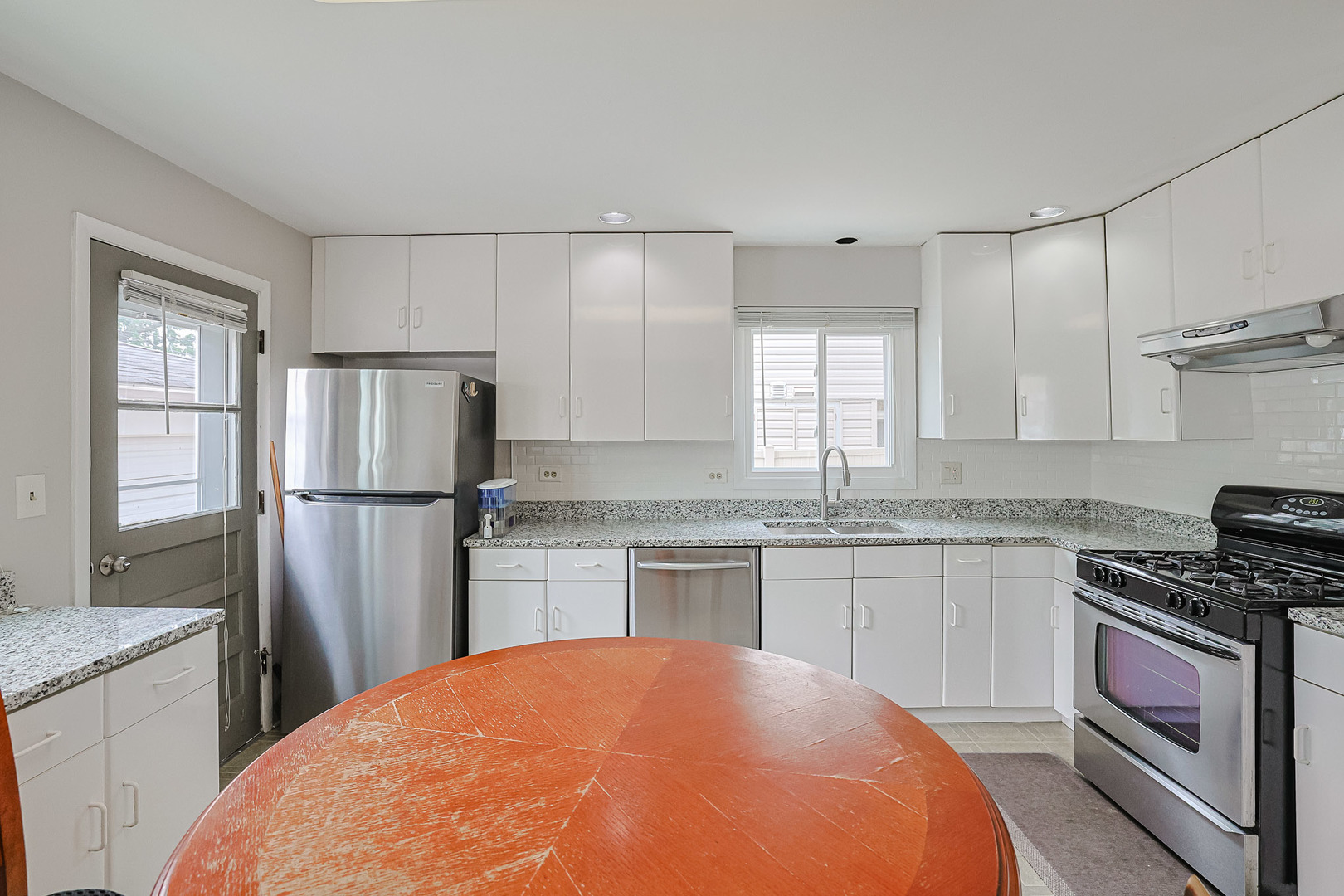 9389 Hamlin Avenue Property Photo 8