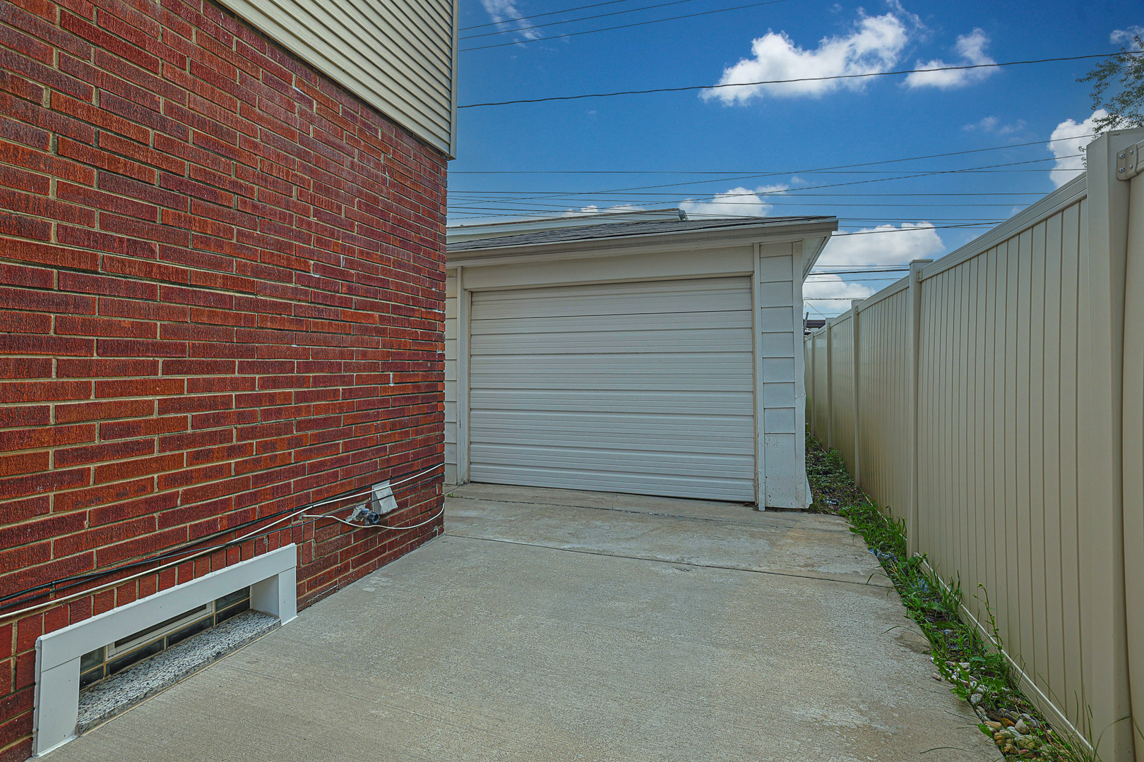 9389 Hamlin Avenue Property Photo 24