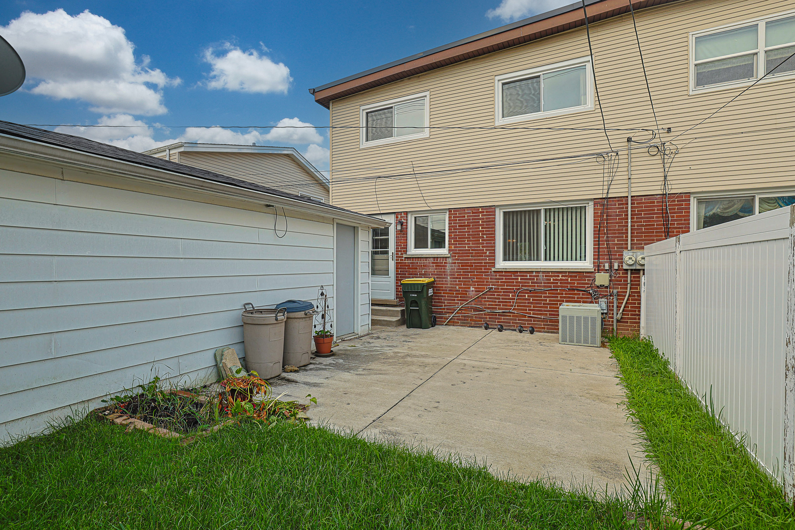9389 Hamlin Avenue Property Photo 26