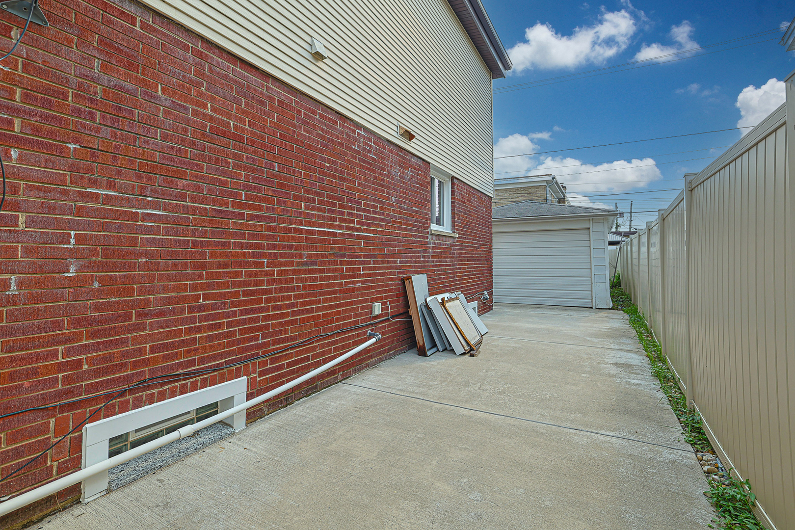 9389 Hamlin Avenue Property Photo 27