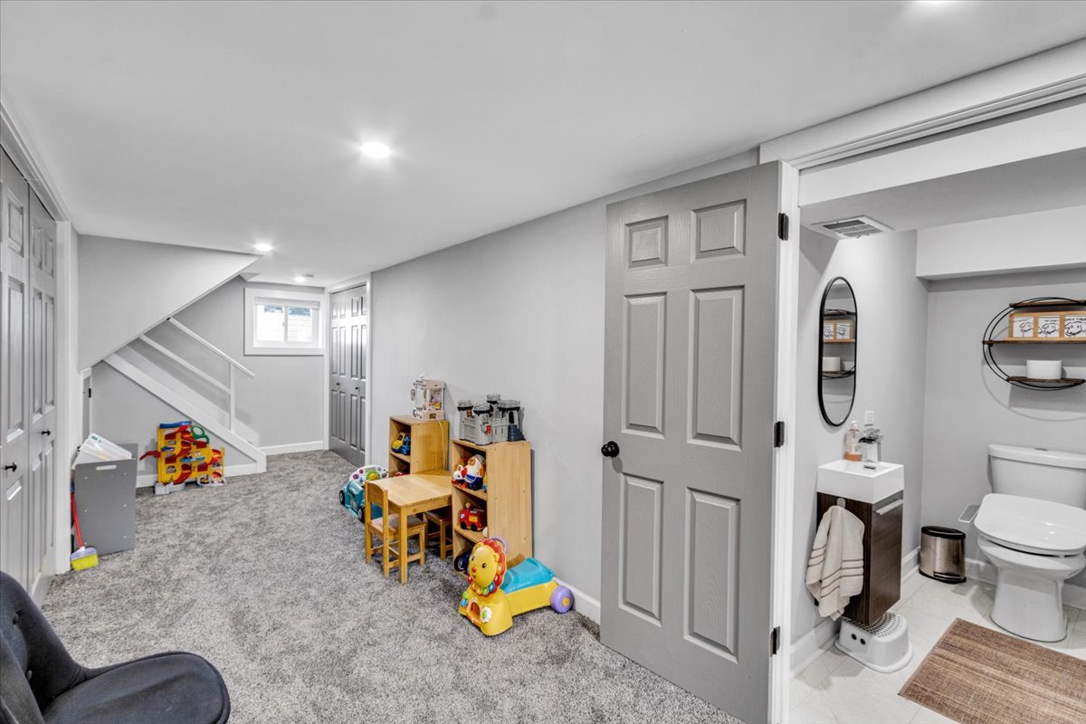5120 S Avers Avenue Property Photo 12