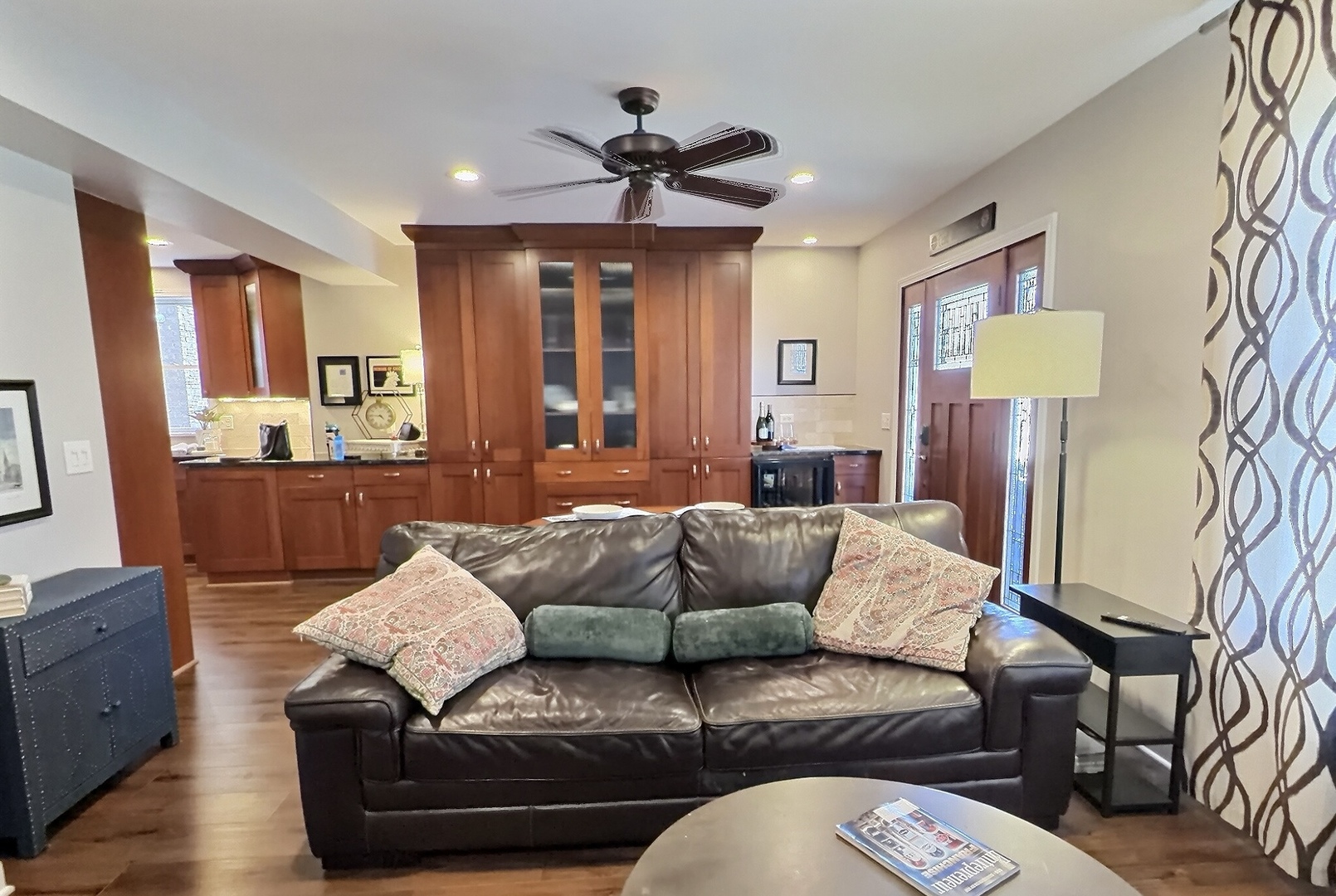 10711 S Artesian Avenue Property Photo 4