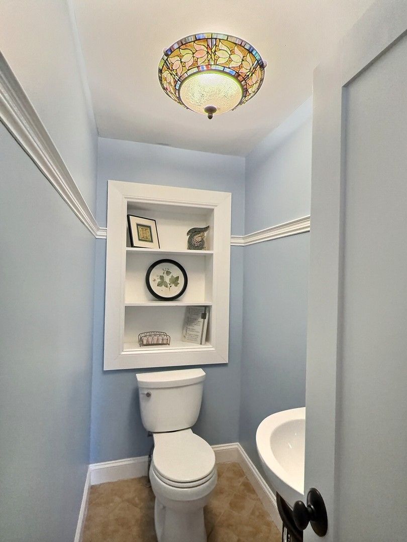10711 S Artesian Avenue Property Photo 9