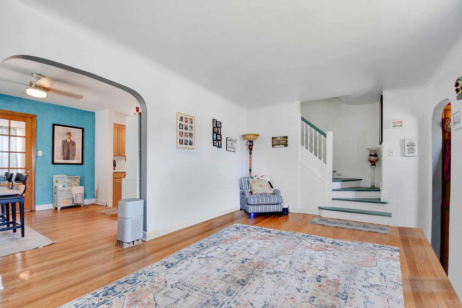 3833 Oak Park Avenue Property Photo 4