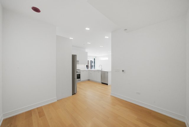 434 W Melrose Street 301 Property Photo 11