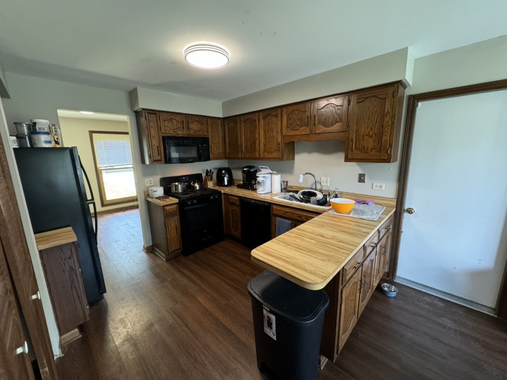 1013 E Benton Avenue Property Photo 2