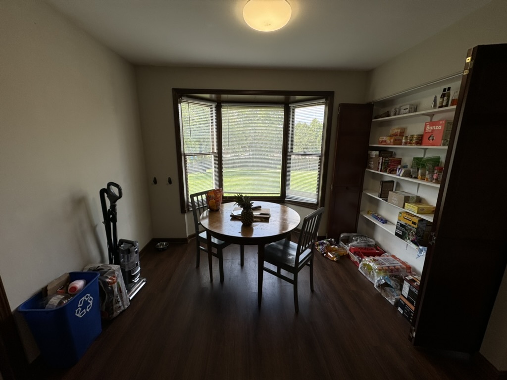 1013 E Benton Avenue Property Photo 3