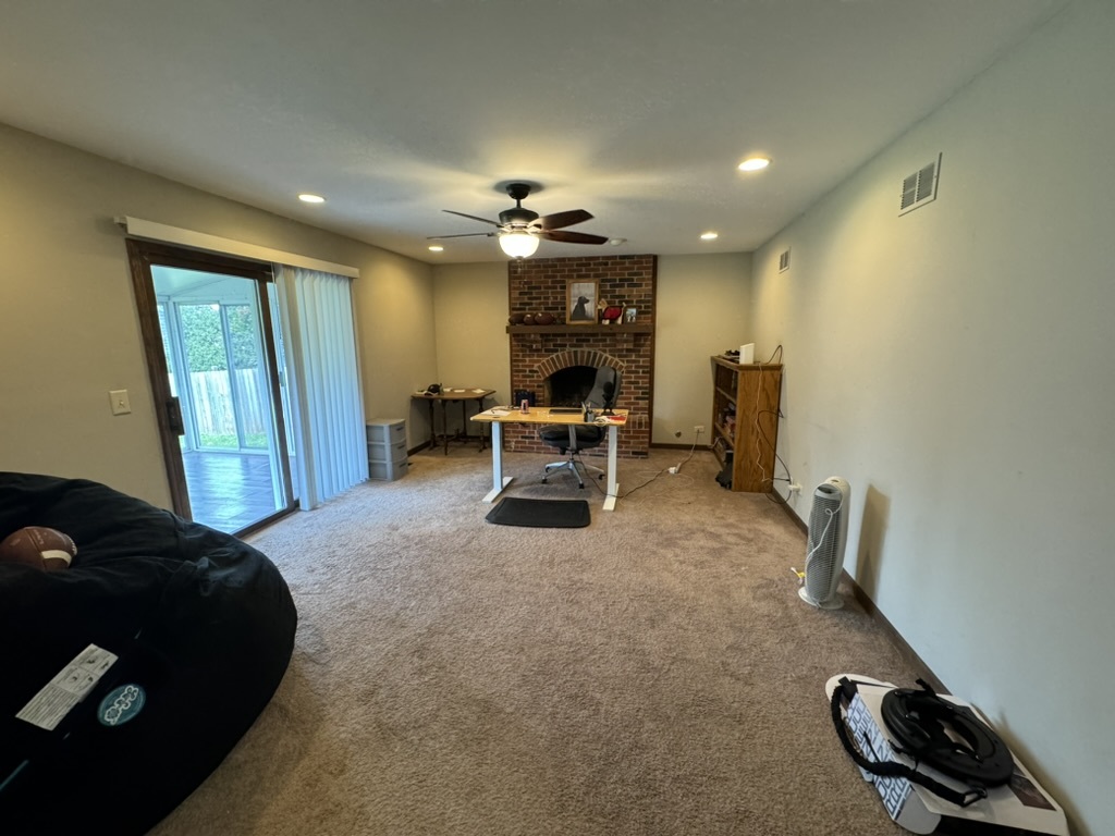 1013 E Benton Avenue Property Photo 4