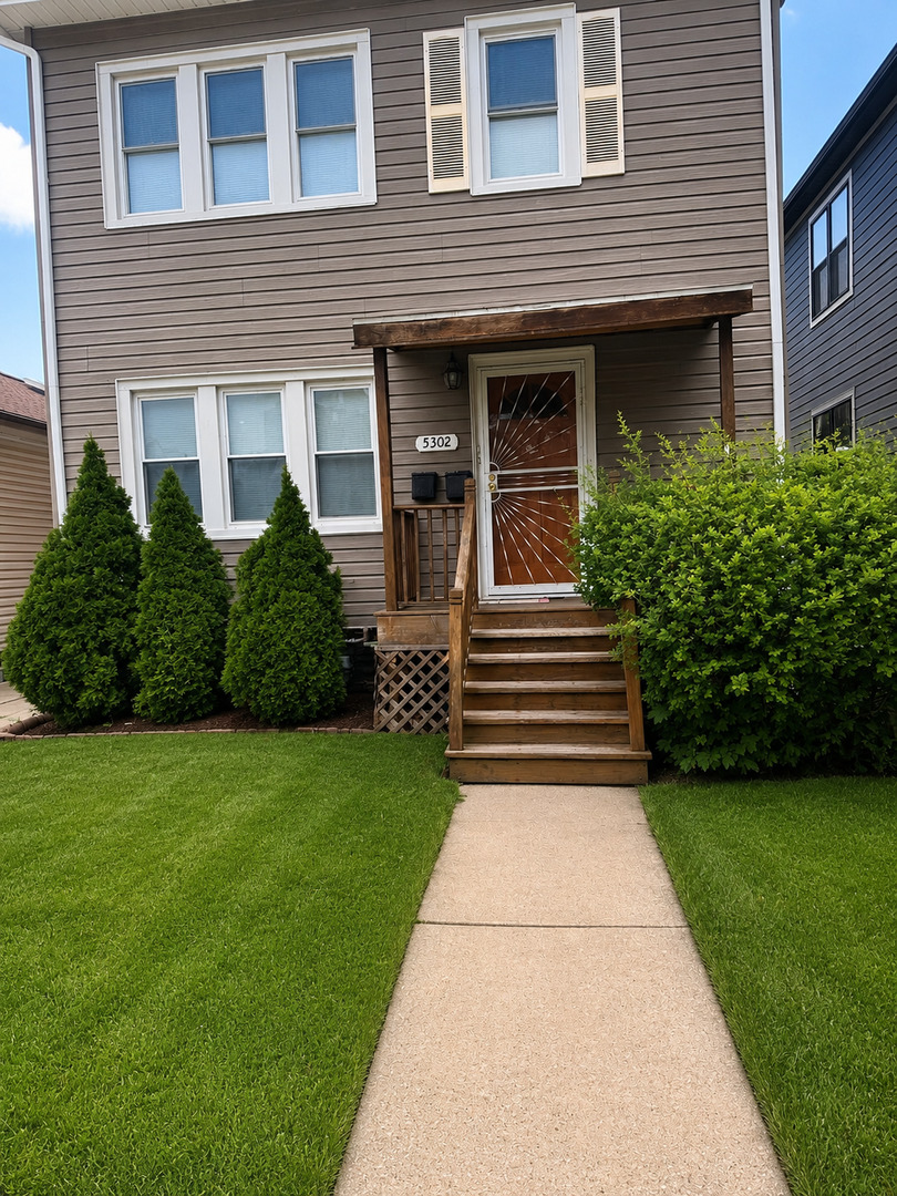 5302 N Luna Avenue Property Photo 1