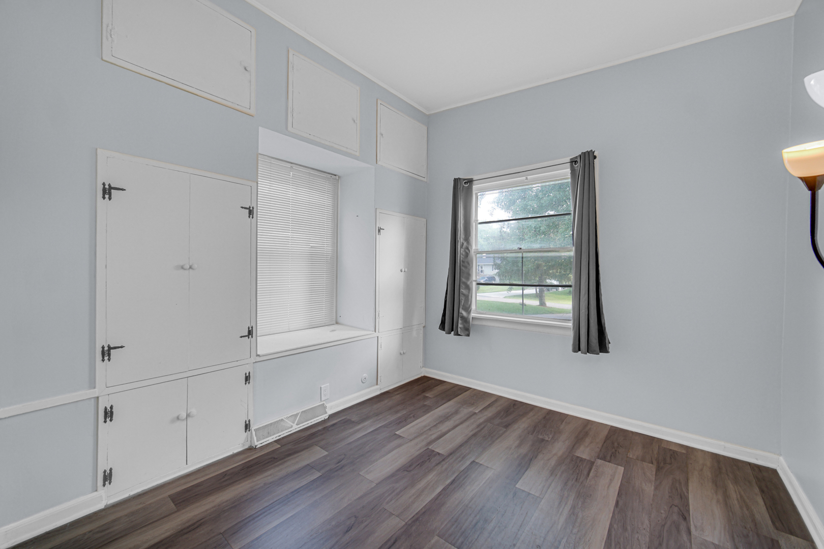 909 Pershing Drive Property Photo 3