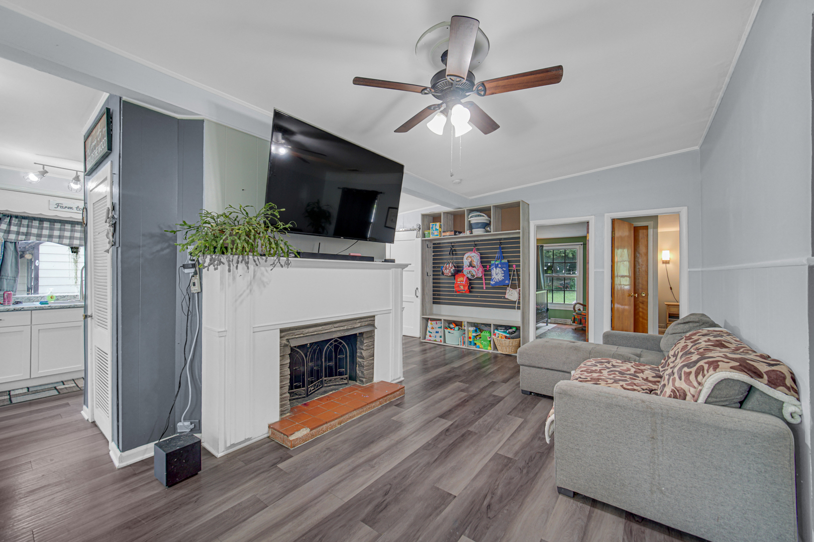 909 Pershing Drive Property Photo 4