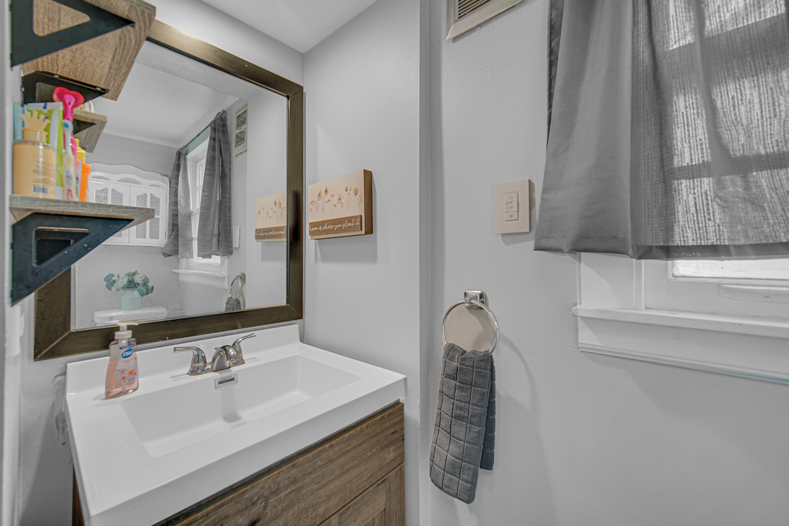 909 Pershing Drive Property Photo 16