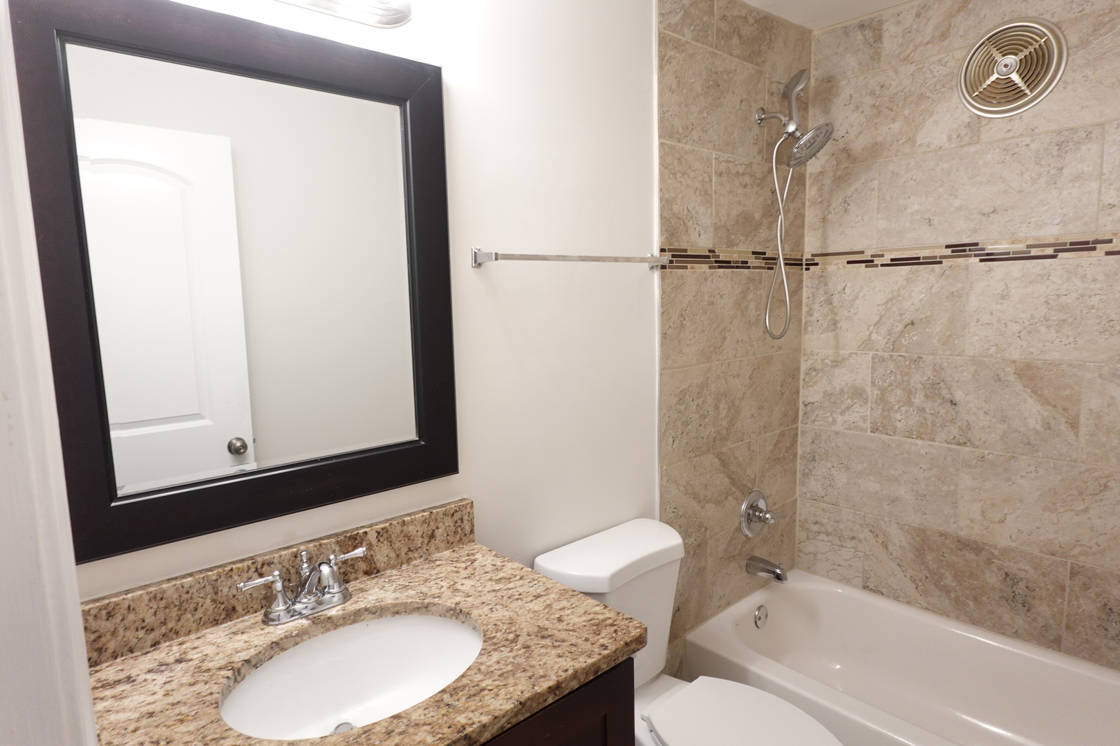 1206 E Fairview Street 102 Property Photo 17