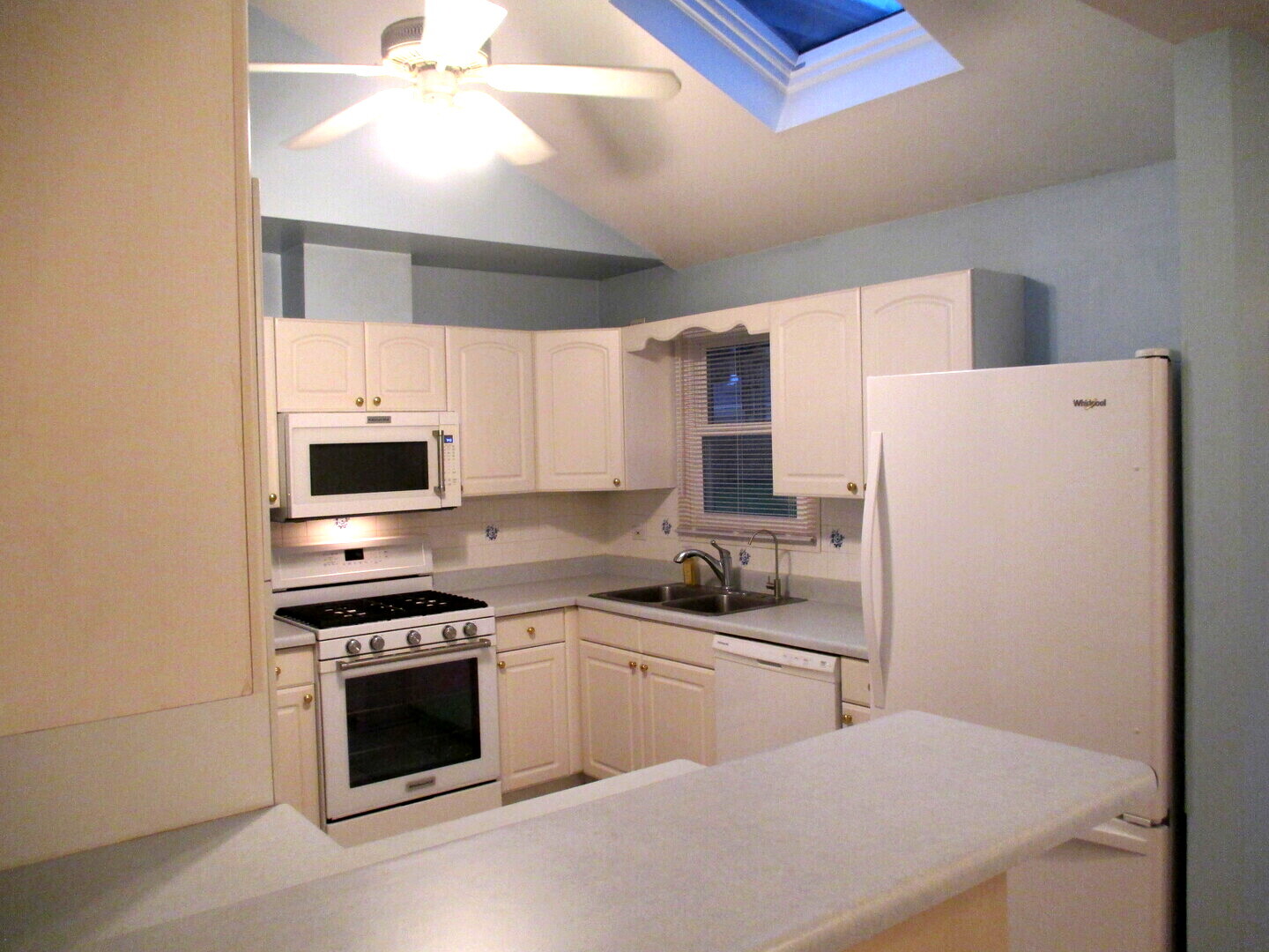 23w554 Burdette Avenue Property Photo 5