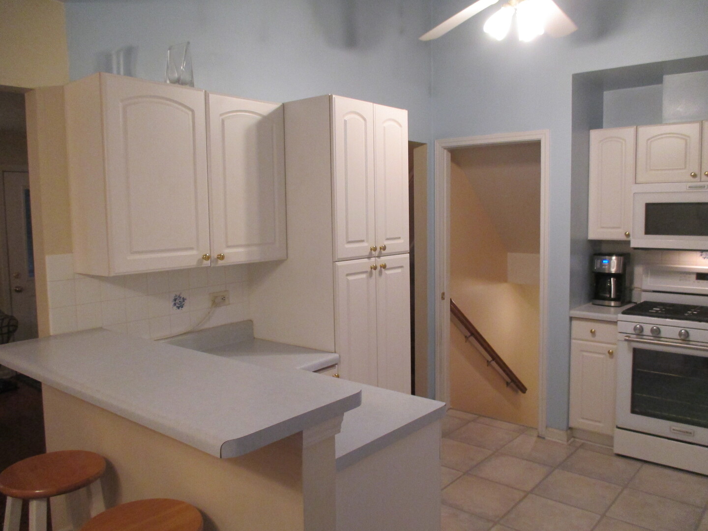 23w554 Burdette Avenue Property Photo 7