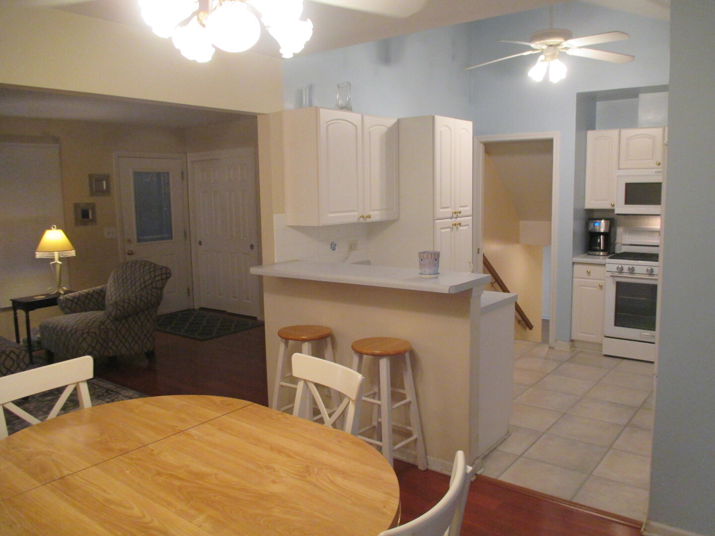 23w554 Burdette Avenue Property Photo 9