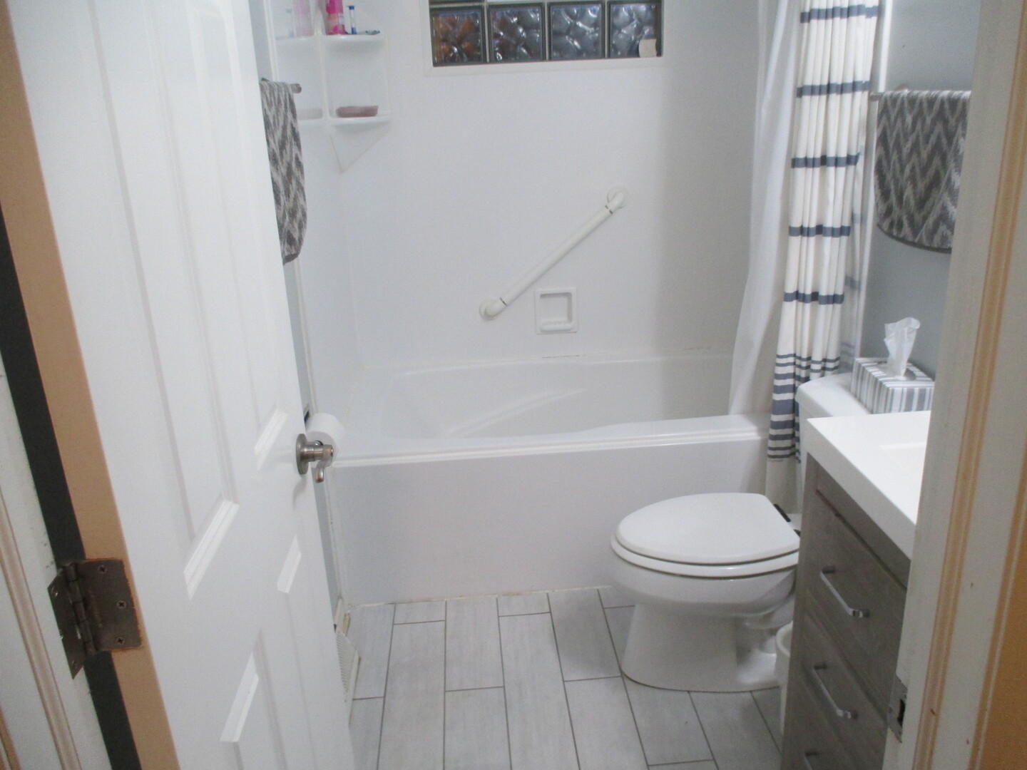 23w554 Burdette Avenue Property Photo 20