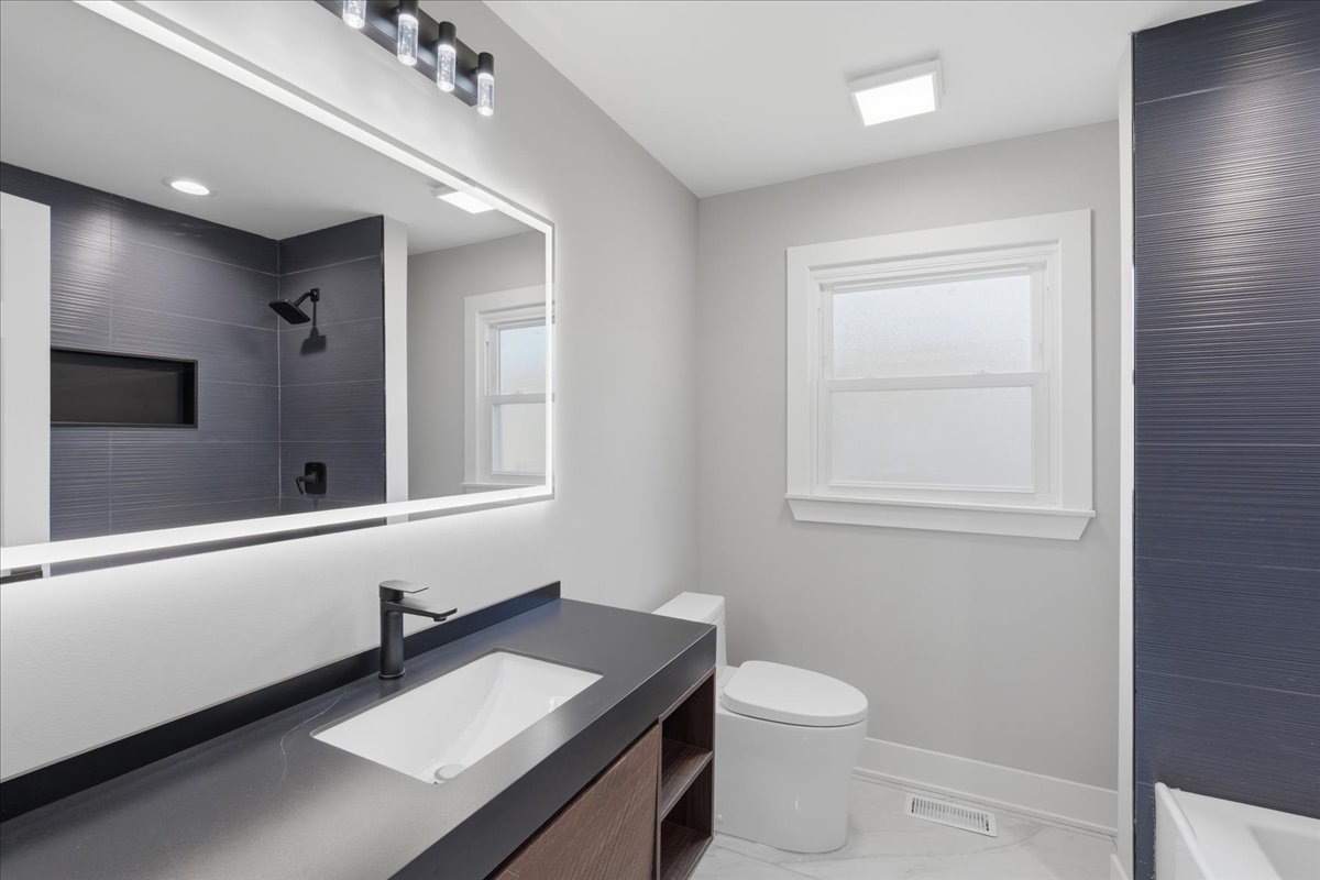 37 E Weathersfield Way Property Photo 6