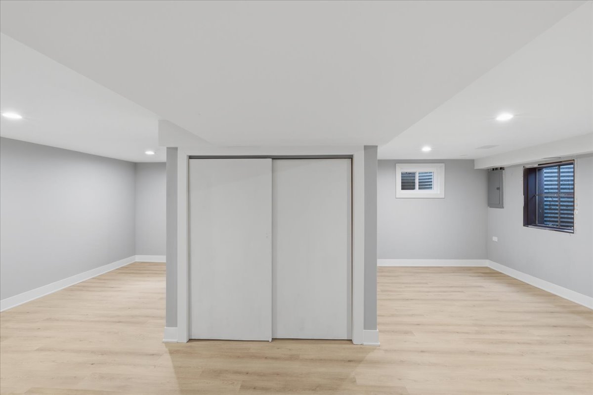 37 E Weathersfield Way Property Photo 16