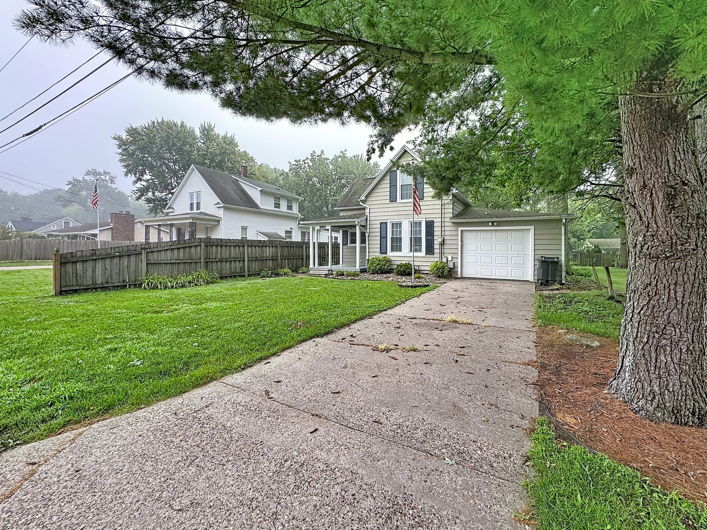 1156 33rd Avenue Property Photo 2