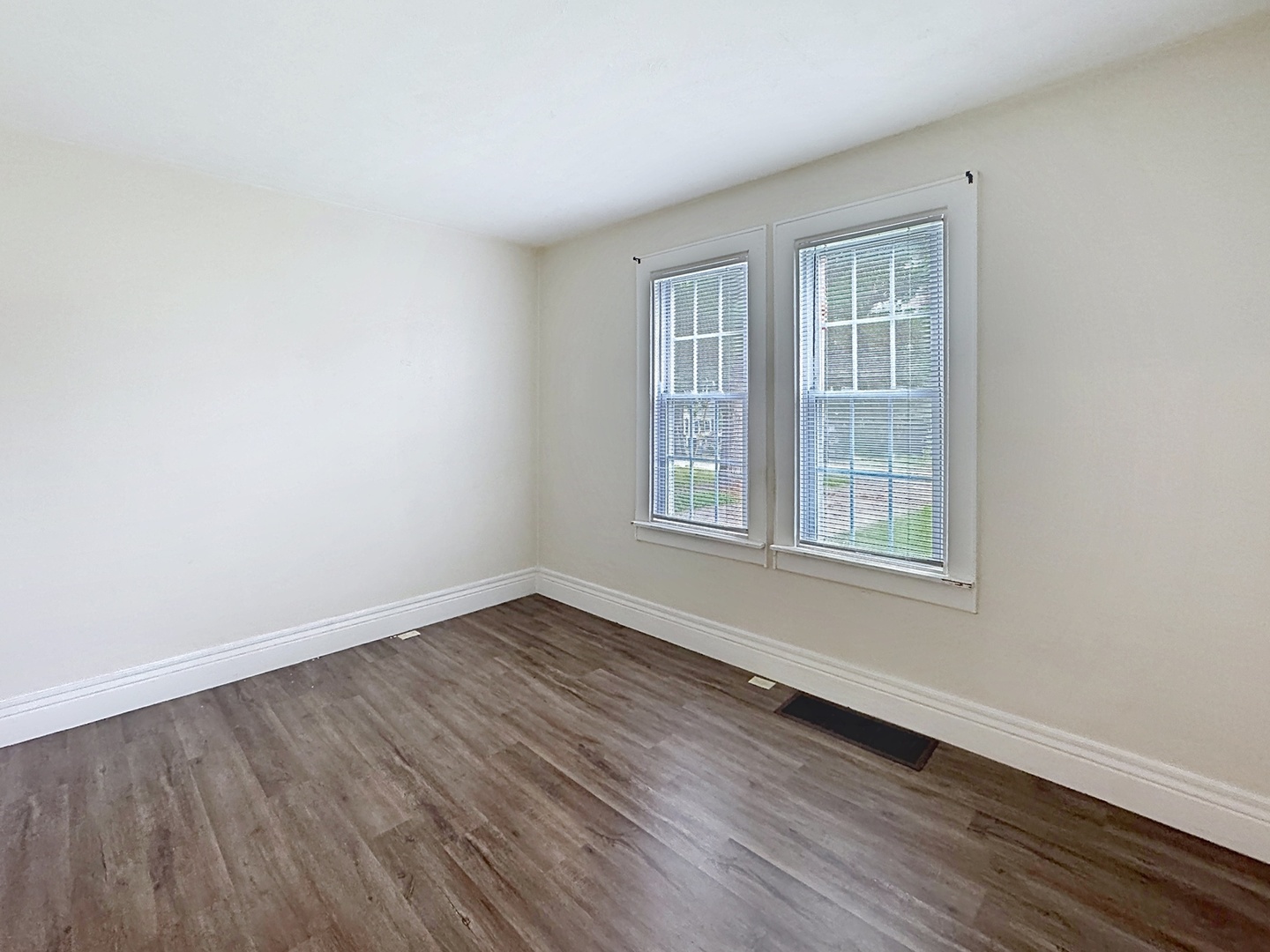 1156 33rd Avenue Property Photo 5
