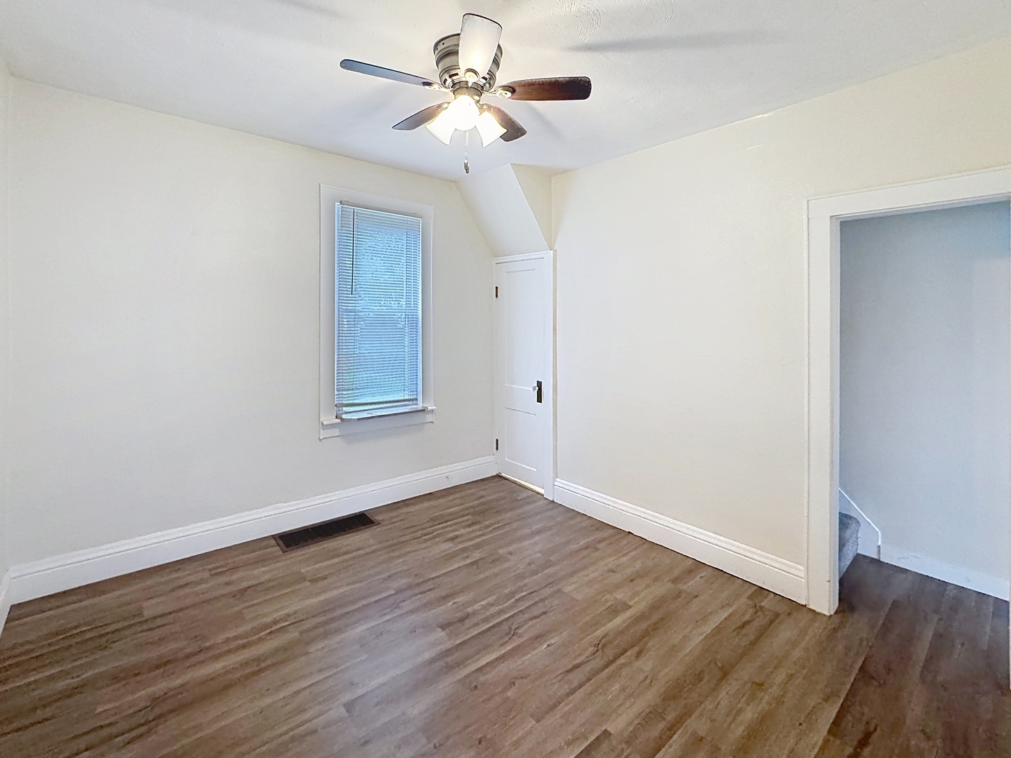 1156 33rd Avenue Property Photo 7