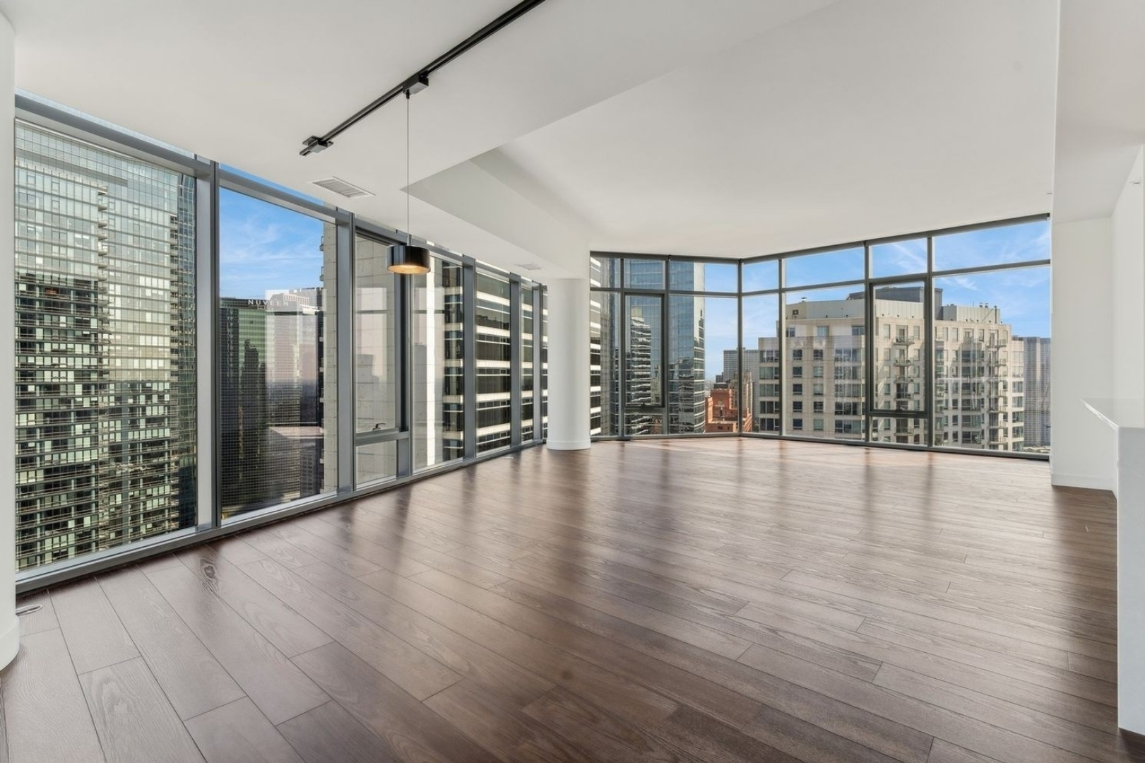 350 N Canal Street 3207 Property Photo 2