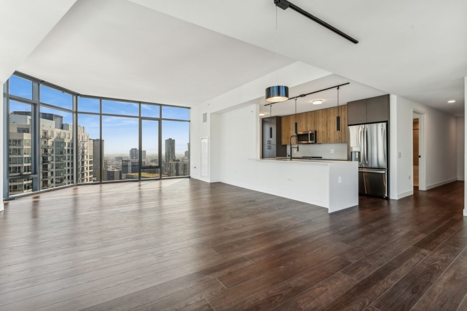 350 N Canal Street 3207 Property Photo 3