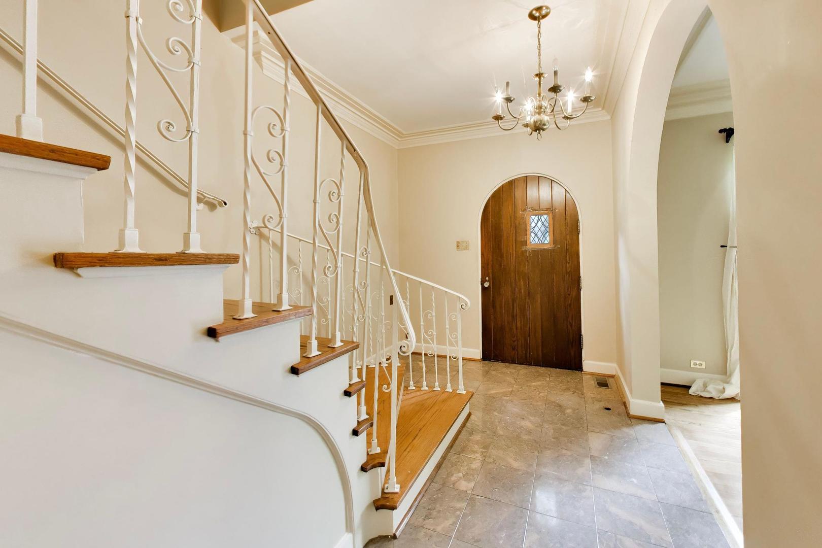 1240 William Street Property Photo 4