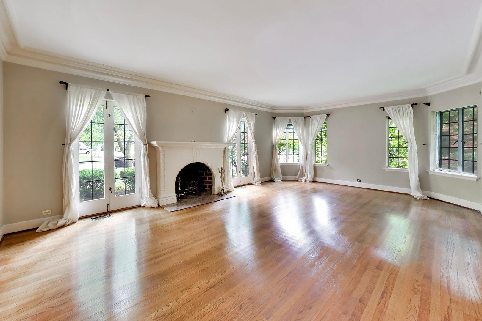 1240 William Street Property Photo 5