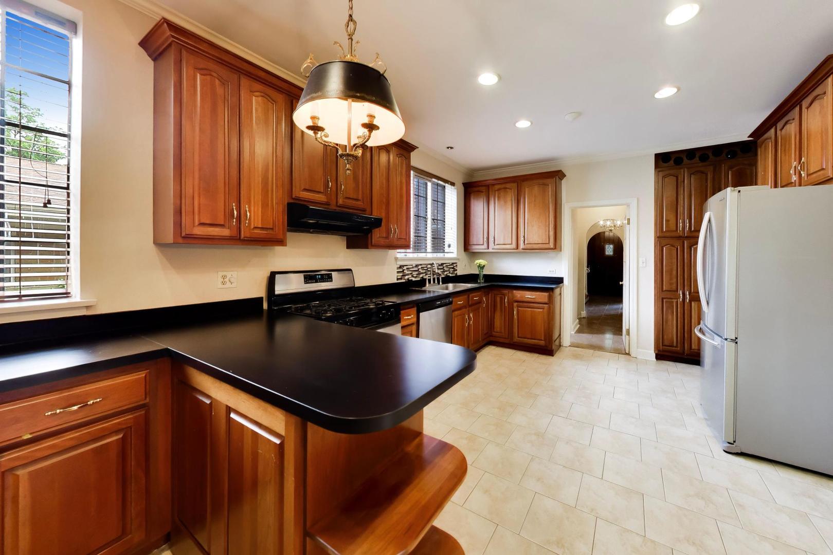 1240 William Street Property Photo 12