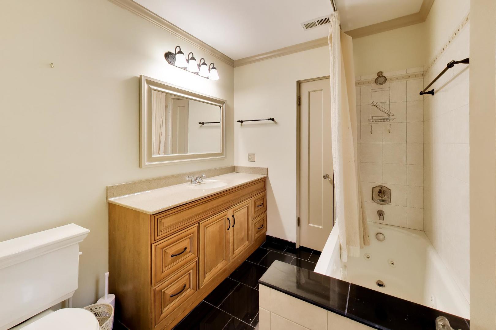 1240 William Street Property Photo 23