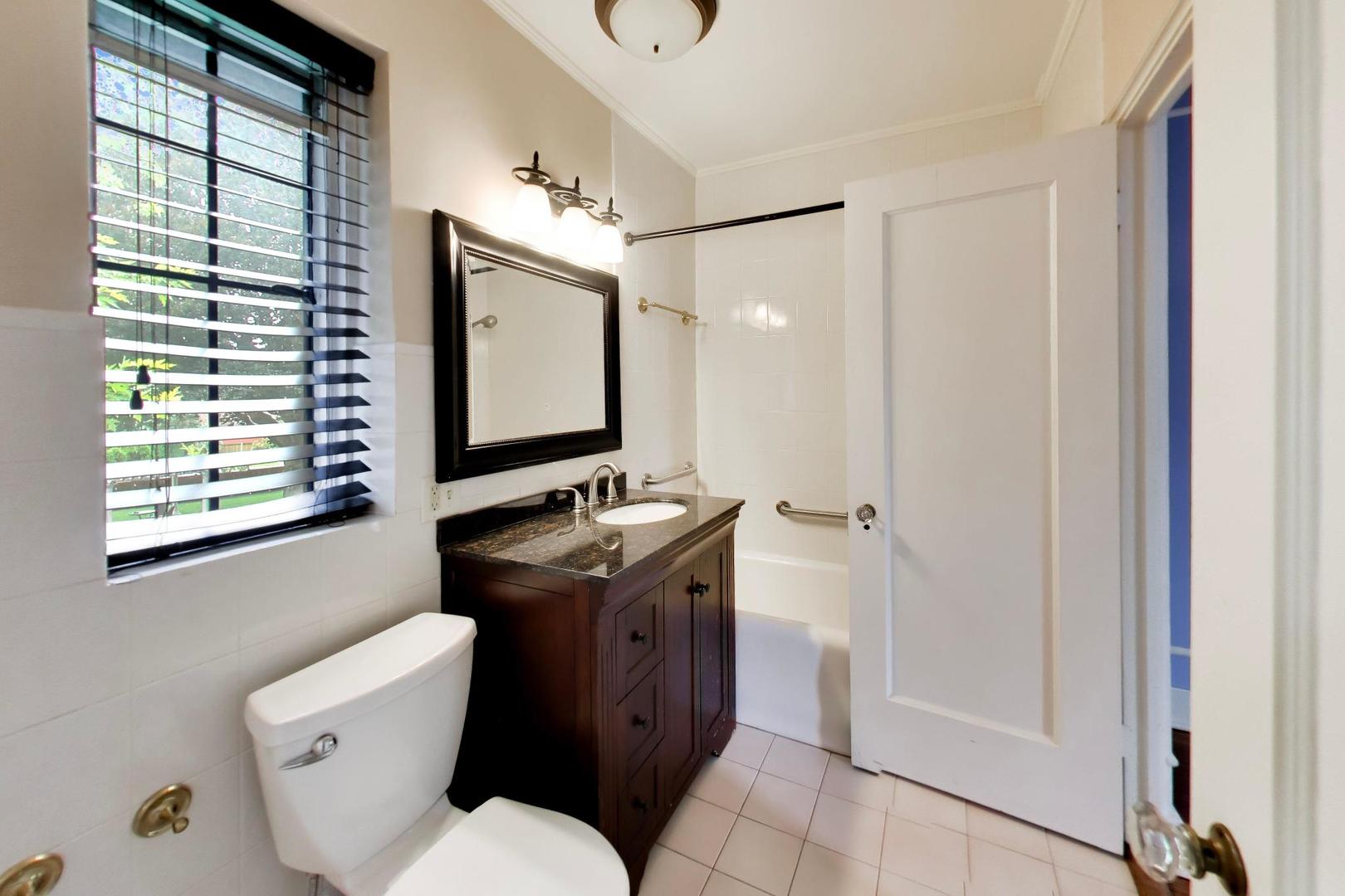 1240 William Street Property Photo 26