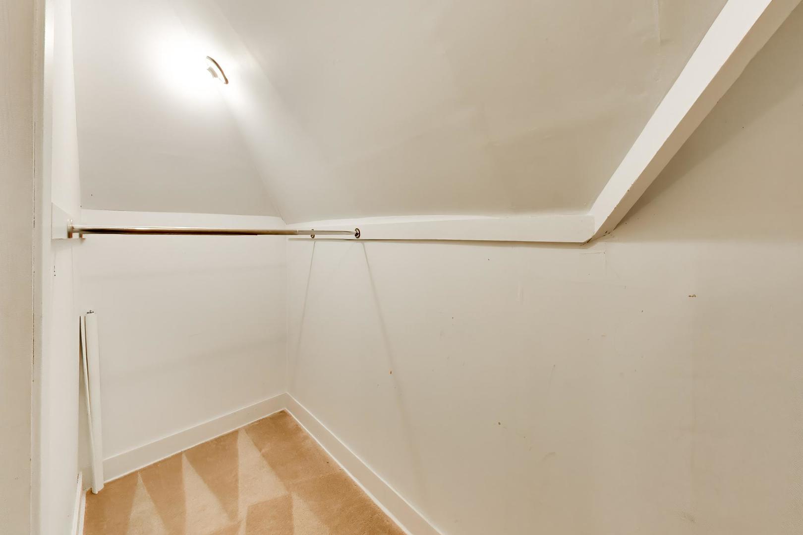 1240 William Street Property Photo 32