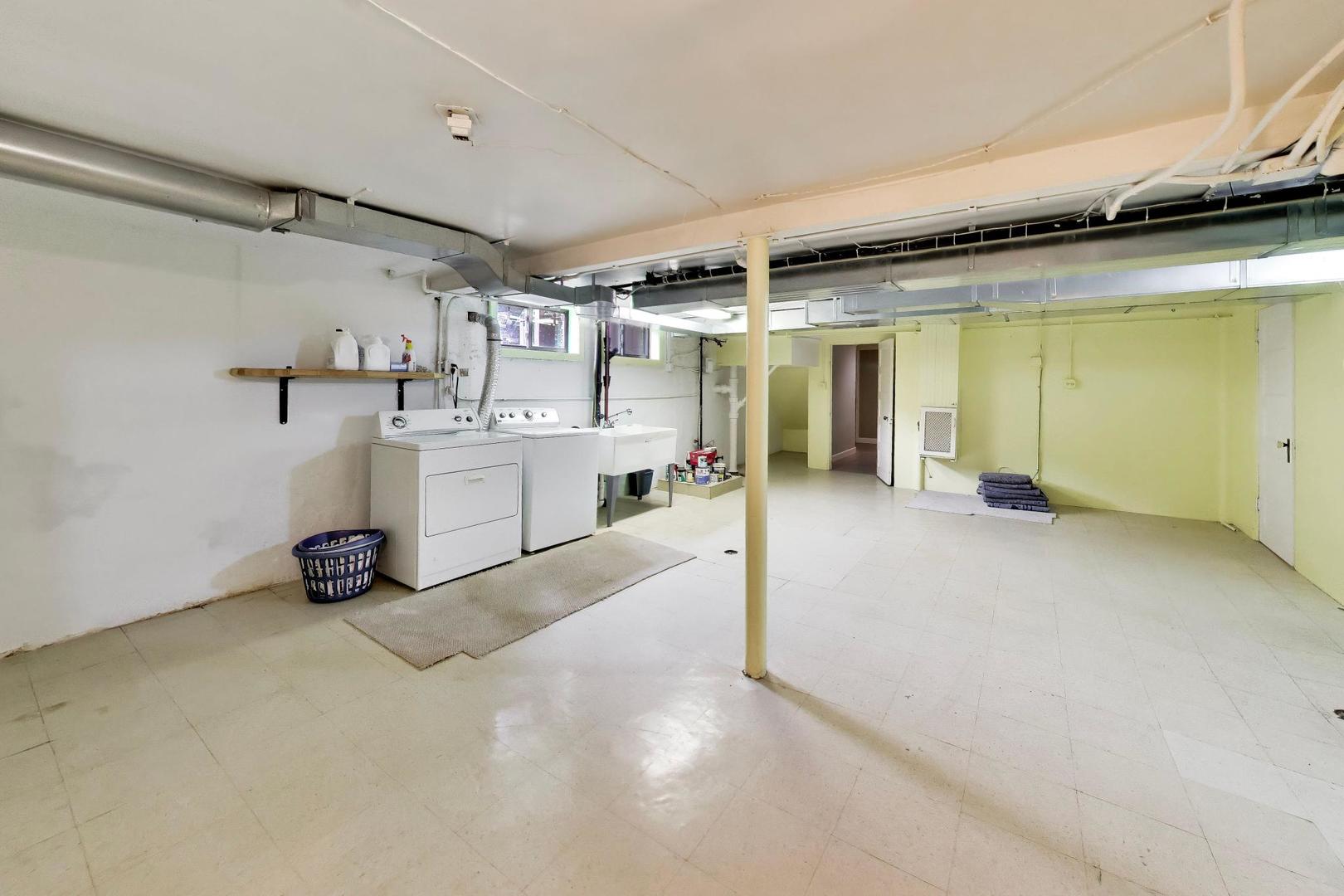 1240 William Street Property Photo 37