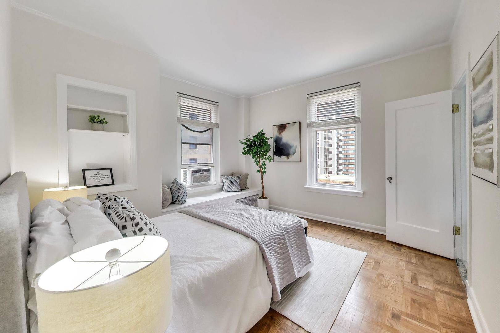 222 E Chestnut Street 9d Property Photo 8