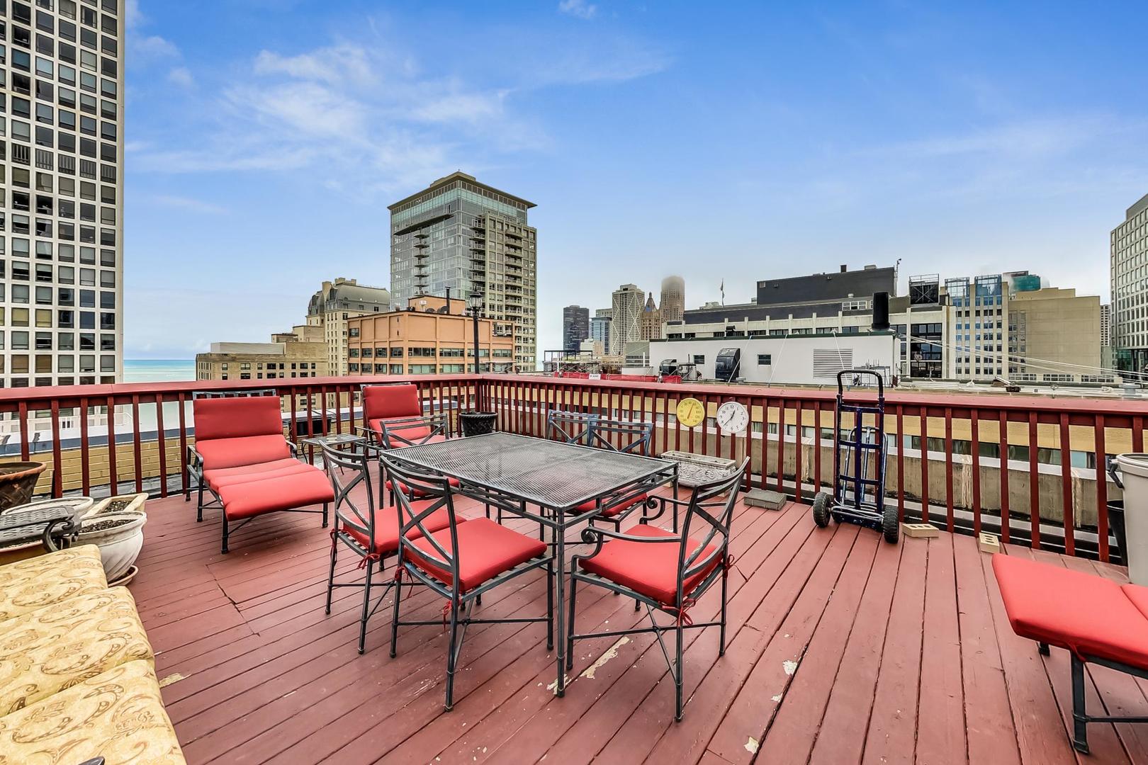 222 E Chestnut Street 9d Property Photo 15