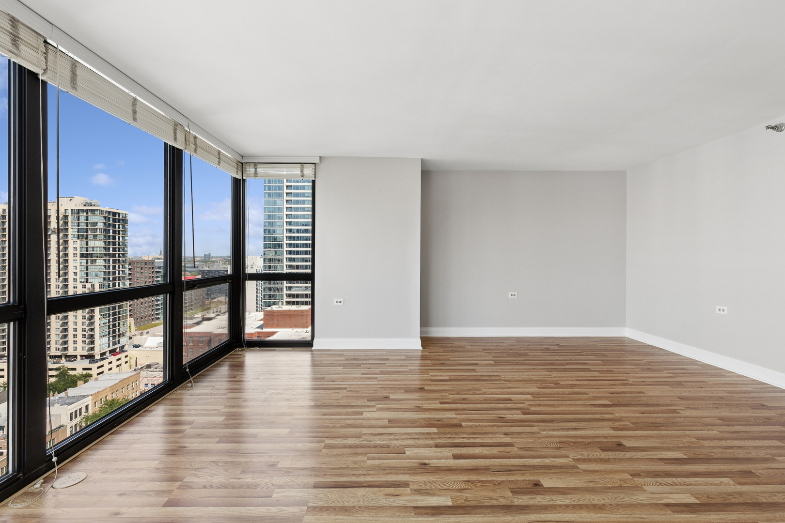 1122 N Clark Street 2102 Property Photo 10